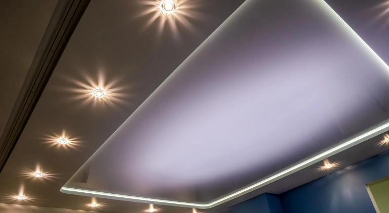 Sufit z podświetleniem LED